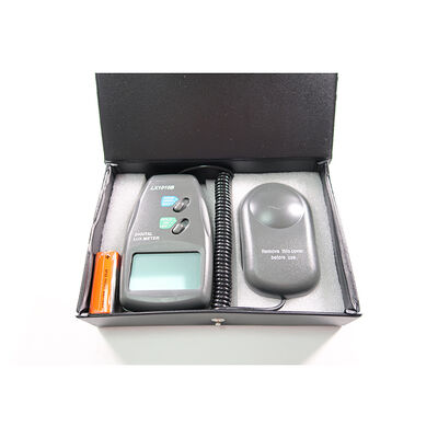 NDT Digital 200g Common Photometric Reference Lux Lightness Meter (متر روشنایی لوکس) که از طریق آن می توان نوردهی را اندازه گیری کرد